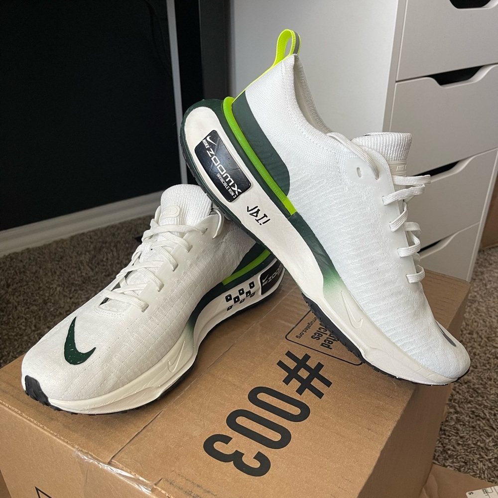 Nike Invincible Run 3 Running Shoes-White/Green/Volt - Gem
